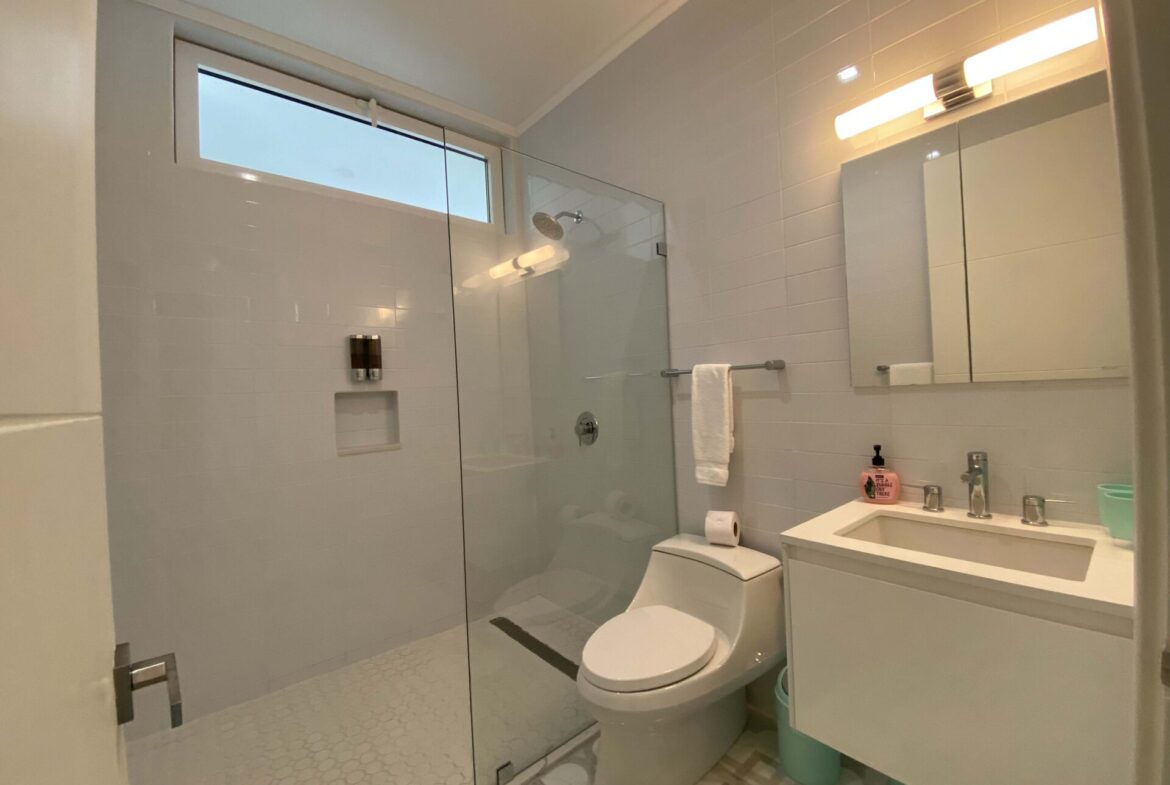THE COVE CONDOMINIUM Unit 205, 209 - property photo 9