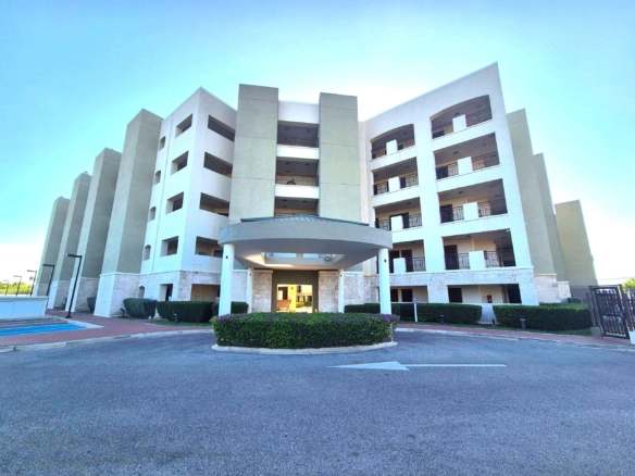 Your Paradise Retreat in Palm Beach, Aruba!