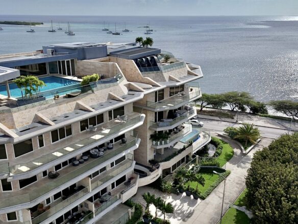 Coral Shell Penthouse - property photo 105