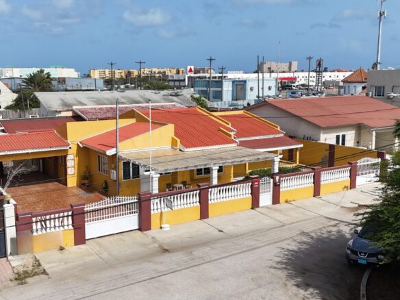Family Living and Investment Opportunity at Pos Abao 39! - property photo 7